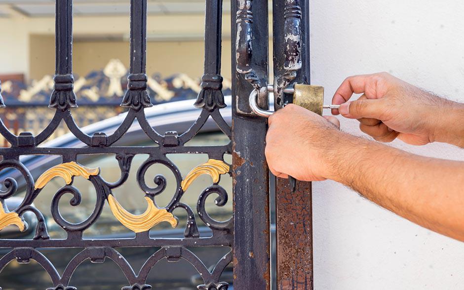changer serrure porte Mantes-la-Jolie